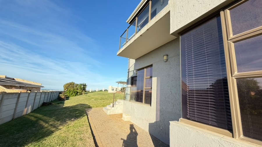 4 Bedroom Property for Sale in Hartenbos Heuwels Western Cape